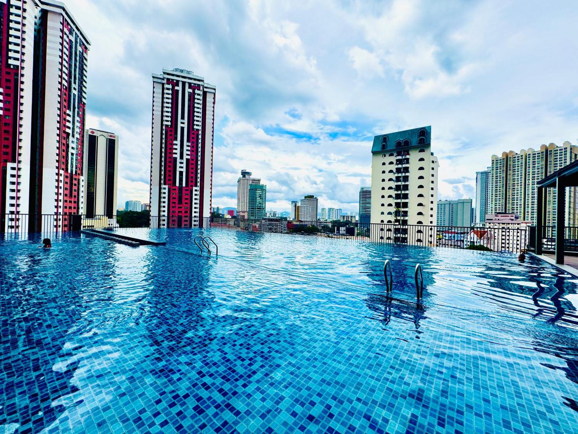 Klcc By Chamber *